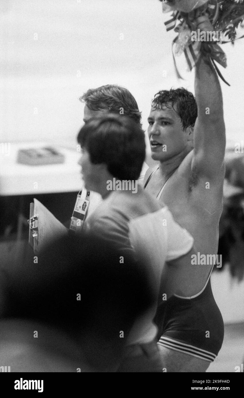 OLYMPISCHE SOMMERSPIELE IN LOS ANGELES USA 1984 STEVE FRASER USA ringen als Sieger im leichten Schwergewichtsgewichtsgewinger Stockfoto