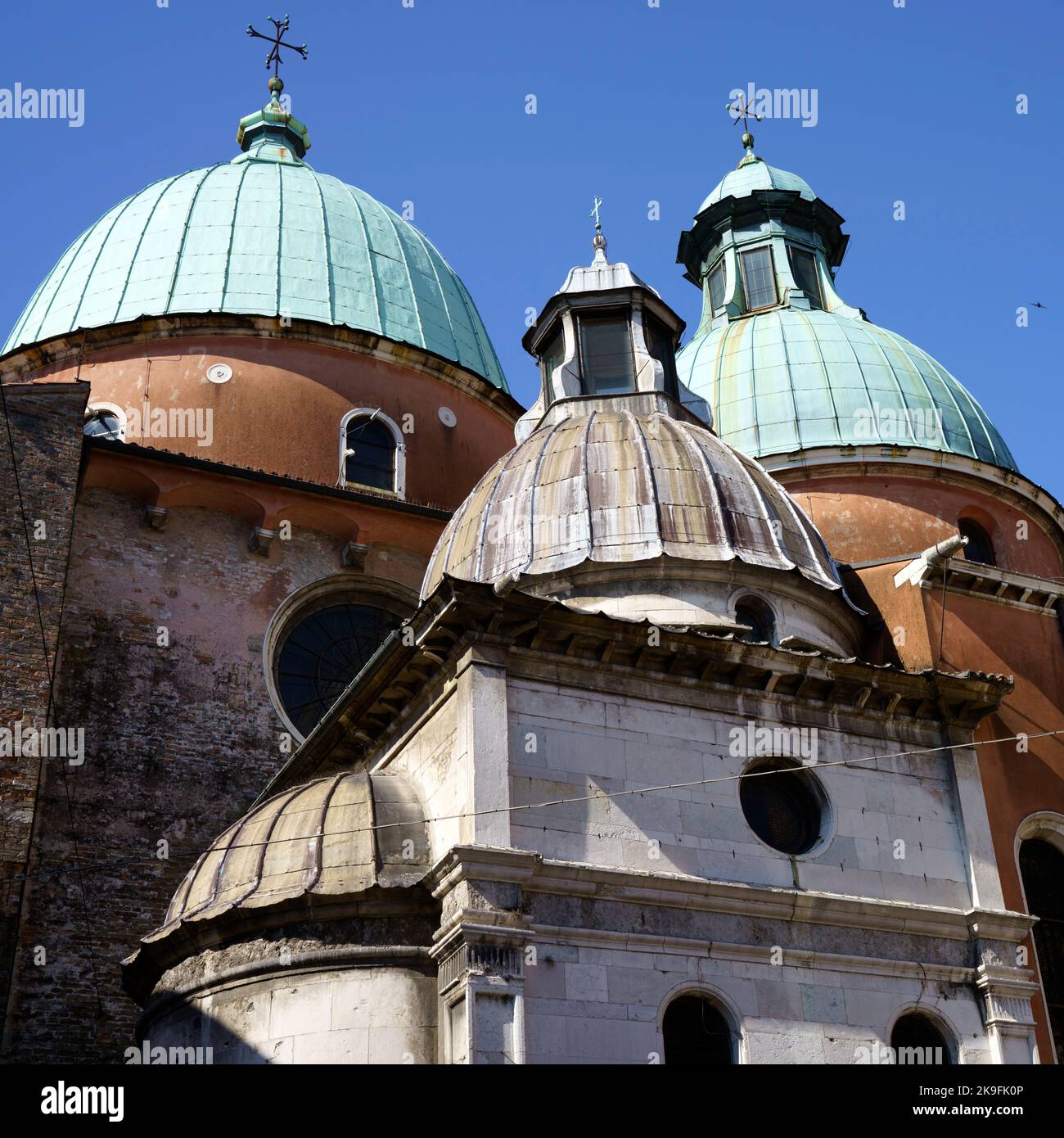 Außenansicht historischer Gebäude in Treviso, Venetien, Italien. Der Dom Stockfoto