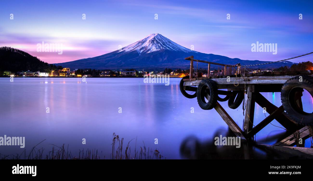 Mt.Fuji über dem See Kawaguchi, Morgendämmerung Stockfoto