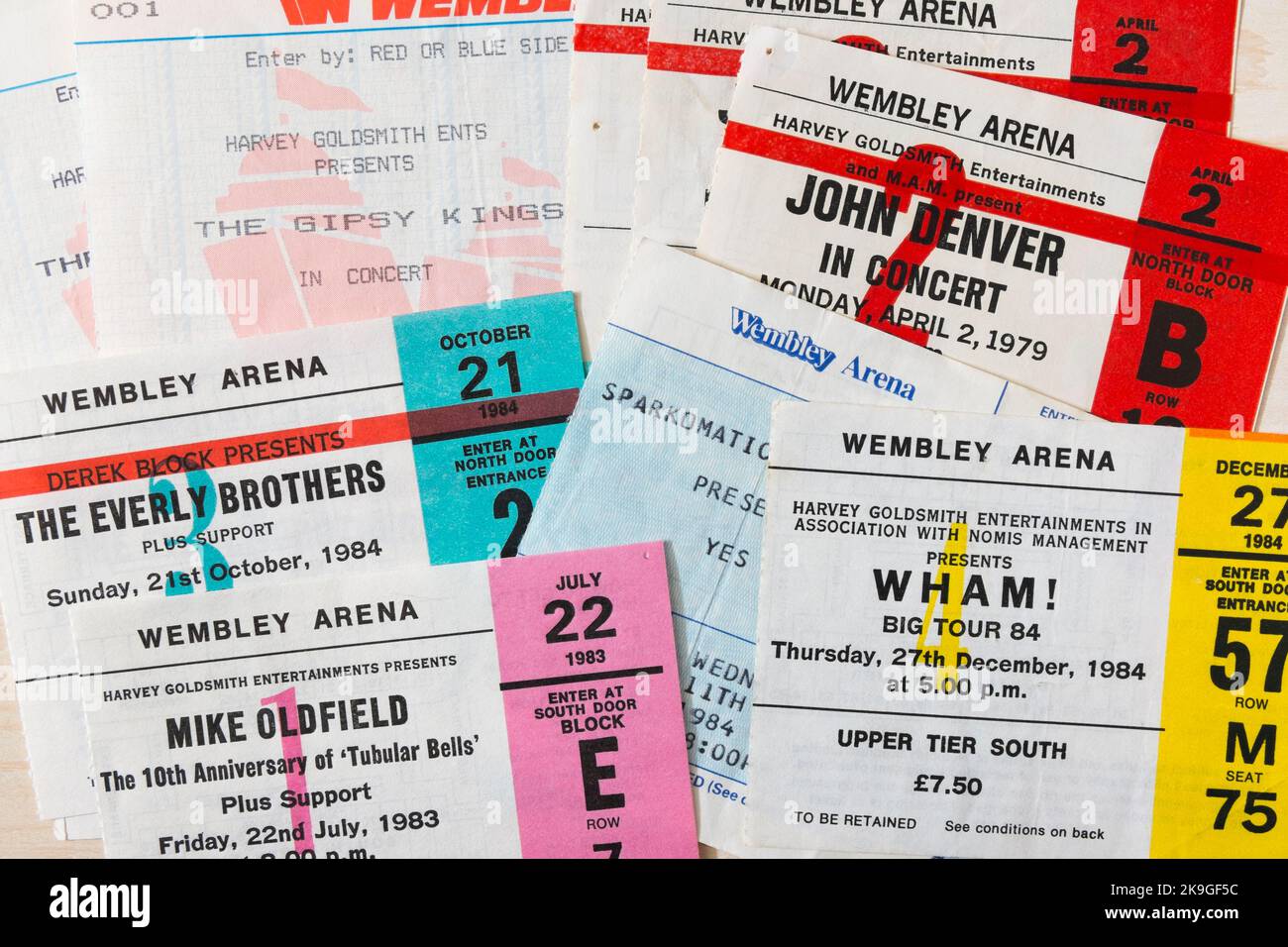 Tickets für John Denver, die Everly Brothers, Wham, Mike Oldfield, die Gipsy Kings & Yes Konzerte in den 70s, 80s & 90s in der Wembley Arena, London Stockfoto
