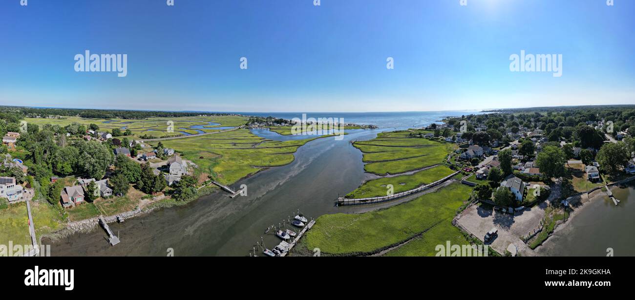 Ein schönes Panorama des Strandes und Einlassaufnahmen in Old Seabrook CT Stockfoto