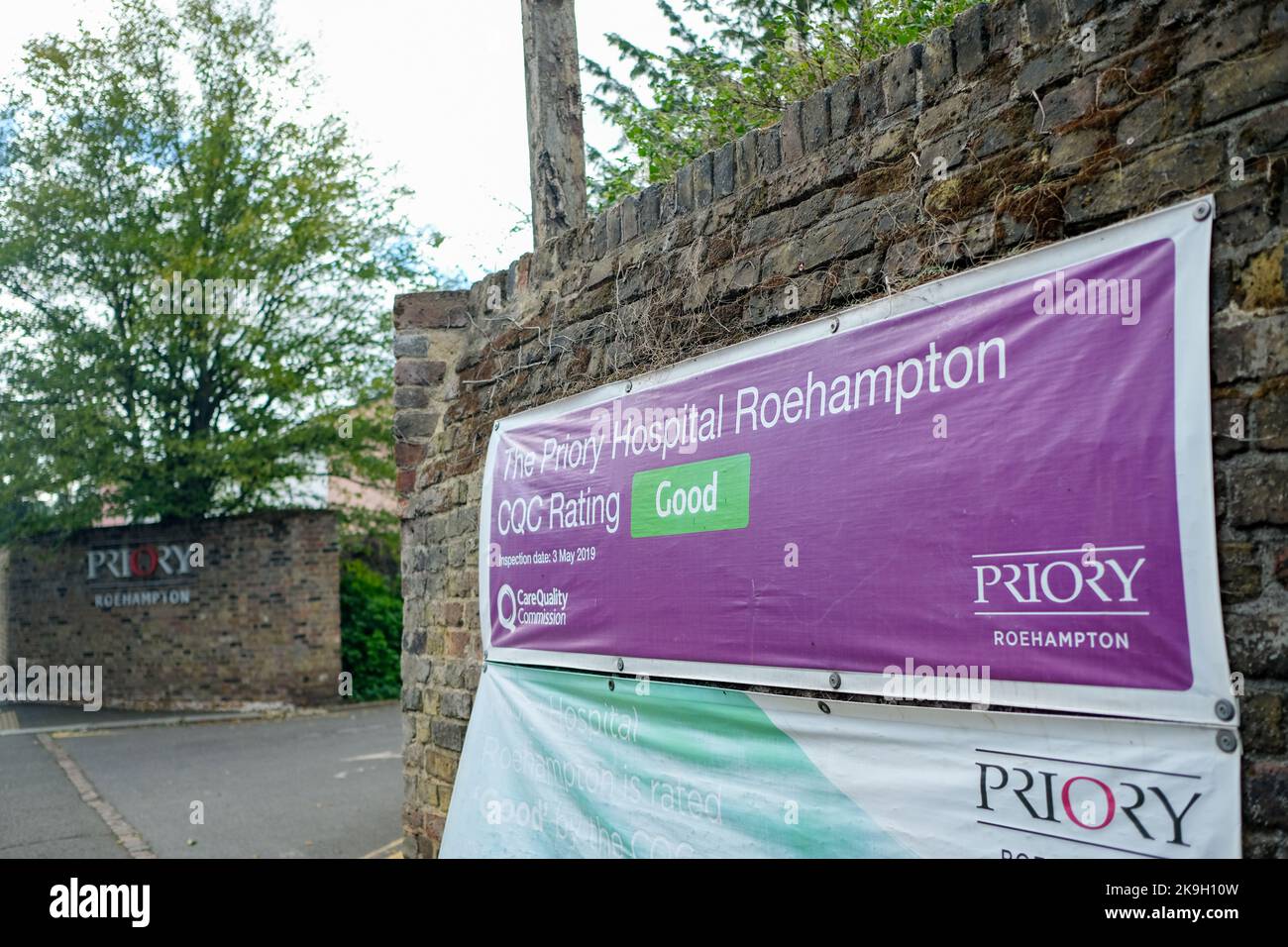 London - Oktober 2022: Priory Roehampton AKA The Priory, eine Klinik für psychische Gesundheit und Reha Stockfoto