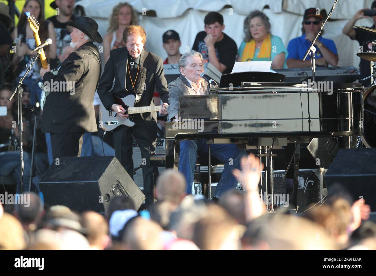 **DATEI FOTO** Jerry Lee Lewis ist mit 87 Jahren verstorben. MEMPHIS, TN - 3. MAI: Jerry Lee Lewis beim Beale Street Music Festival 2014 im Tom Lee Park in Memphis, Tennessee am 3. Mai 2014. Kredit: mpi34/MediaPunch Stockfoto