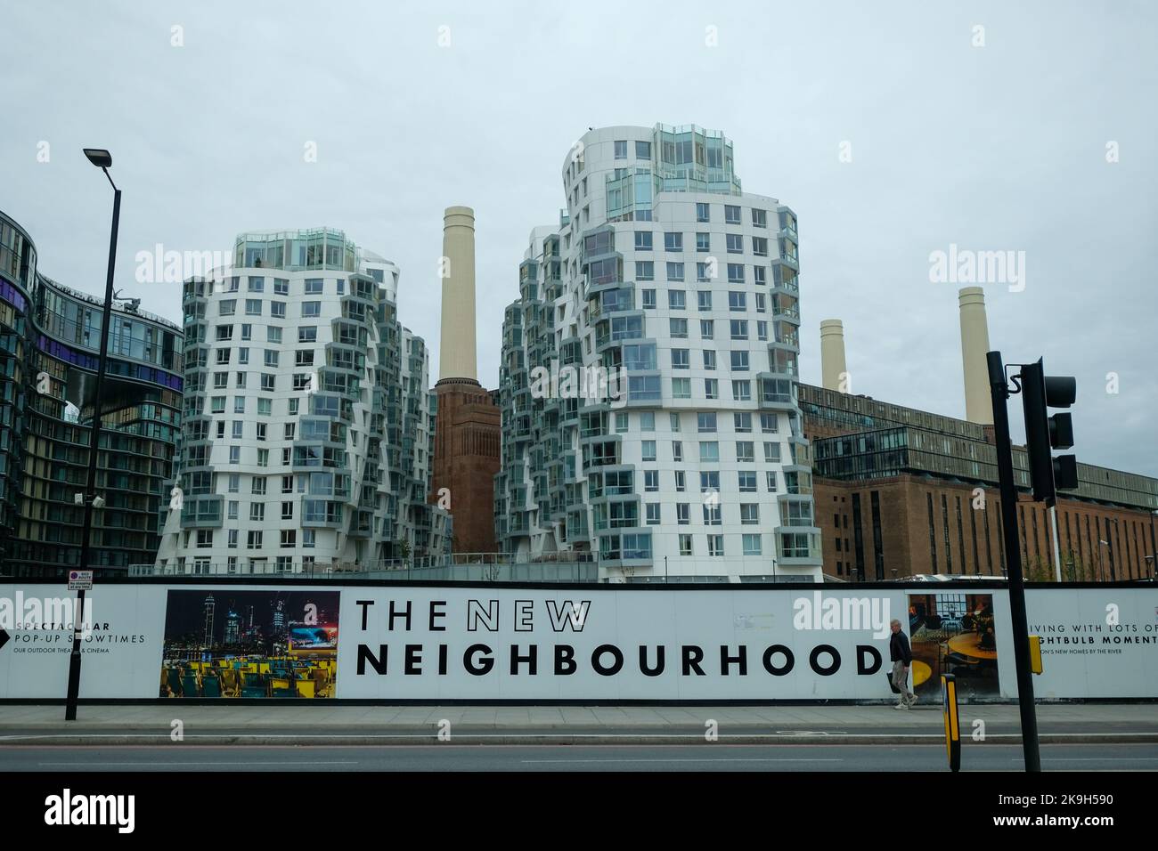 London - Oktober 2022: Blick auf das Battersea Power Station von der Battersea Park Road Stockfoto