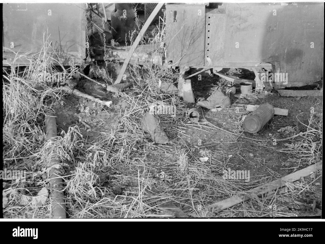 Die Überreste eines zerstörten Fahrzeugs. Stockfoto