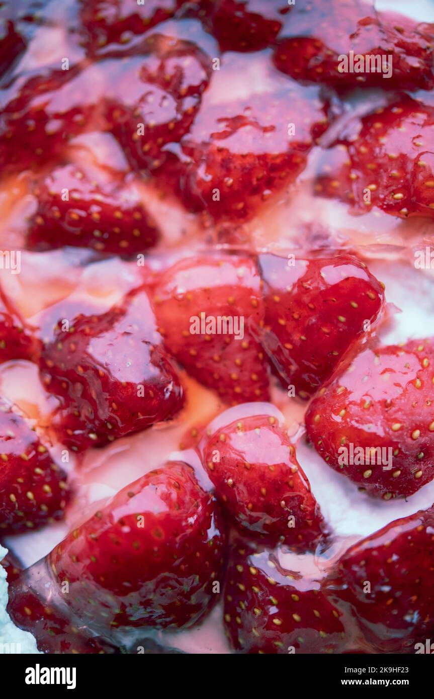 Nahaufnahme von einem Erdbeerkuchen Stockfoto
