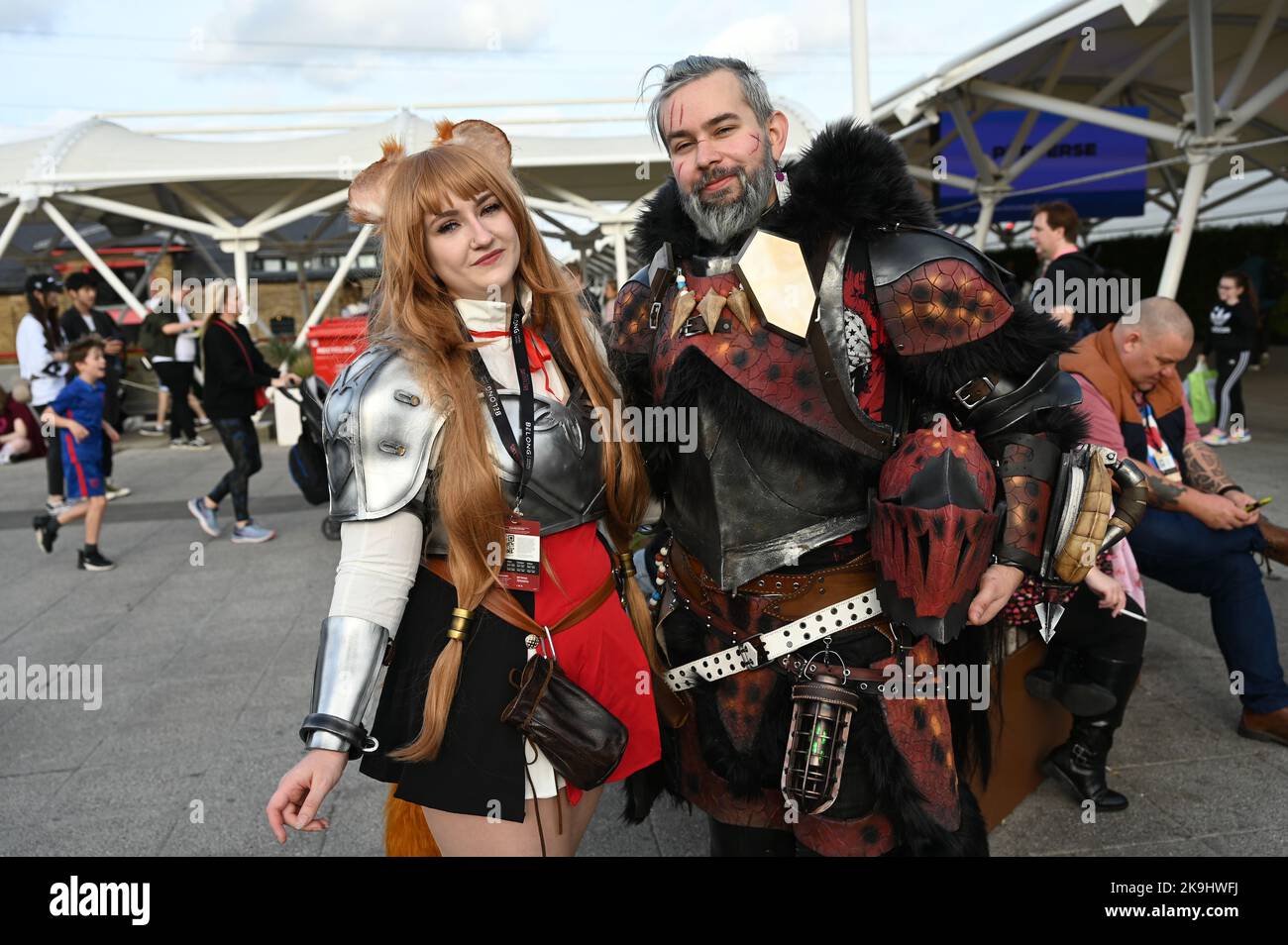 London, Großbritannien. 28.. Oktober 2022. Die Menschen verkleiden sich in Kostümen ihrer Favoriten Cosplay Teilnahme an MCM Comic Con 2022 Veranstaltung und eine gute Zeit im London Excel statt. Quelle: Siehe Li/Picture Capital/Alamy Live News Stockfoto