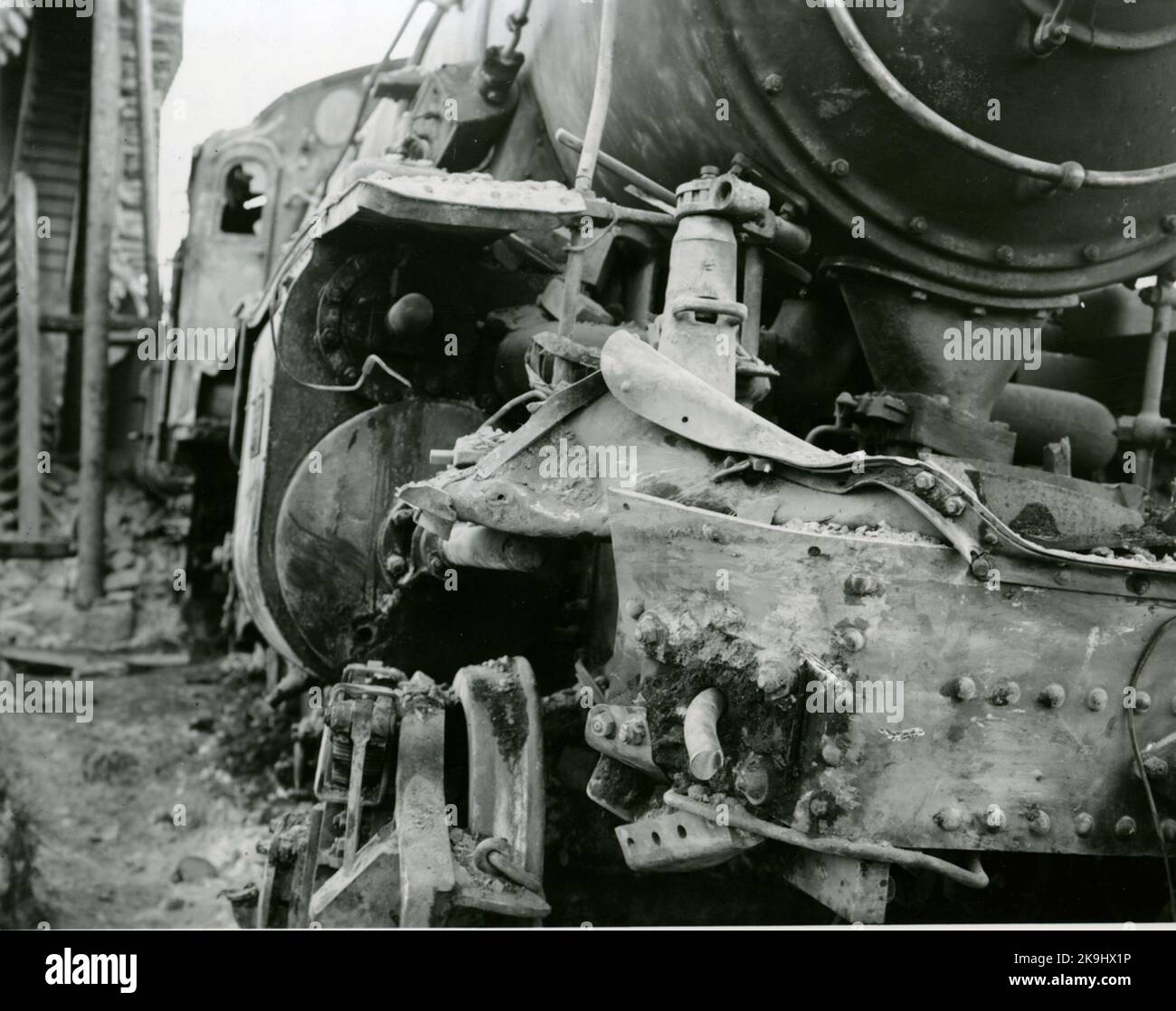 Staatsbahnen, SJ B 1314. Eisenbahnunfall von Holmsveden 1917-02-16. SNAP Trains 3048, gezeichnet von der Dampflokomotive SJ B 1324, wurde aufgrund eines gefällten Zahnrads in eine Seitenspur geführt und entgleist. Stockfoto