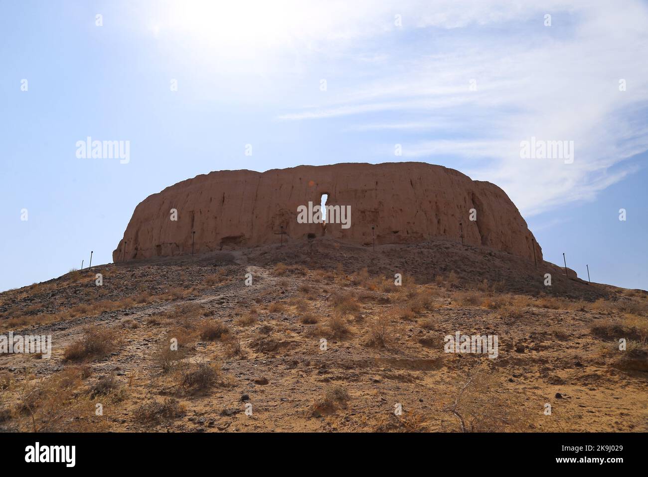 Chylpyk Kala Zoroastrian Dakhma (Turm der Stille), Kyzylkum-Wüste, Autonome Republik Karakalpakistan, Usbekistan, Zentralasien Stockfoto