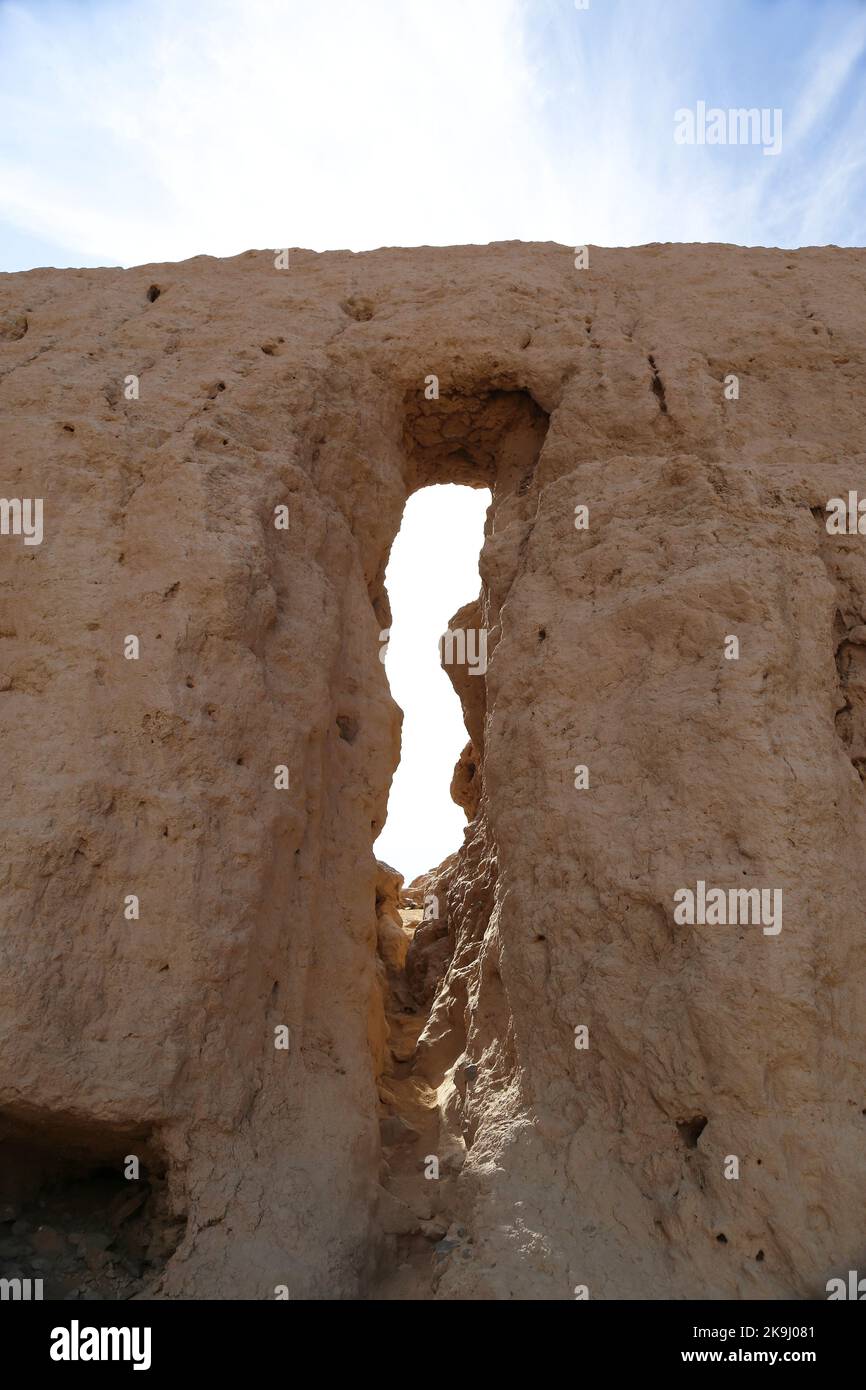 Chylpyk Kala Zoroastrian Dakhma (Turm der Stille), Kyzylkum-Wüste, Autonome Republik Karakalpakistan, Usbekistan, Zentralasien Stockfoto