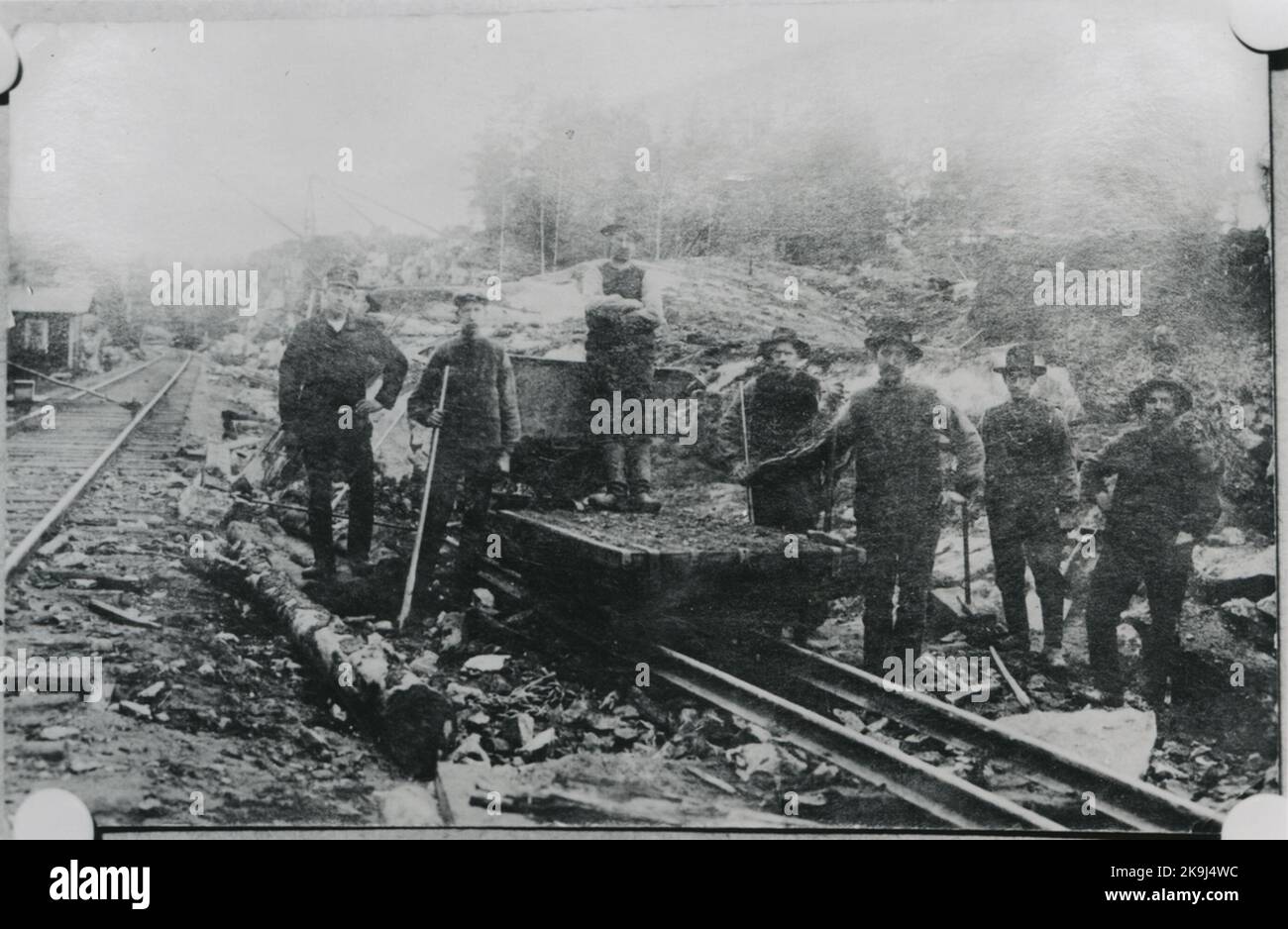 Das Rallye-Team aus dem Bau des Doppelgleis Järna-Ström im Jahr 1912. Die Band wurde für den Verkehr 1913-10-13 eröffnet. Stockfoto