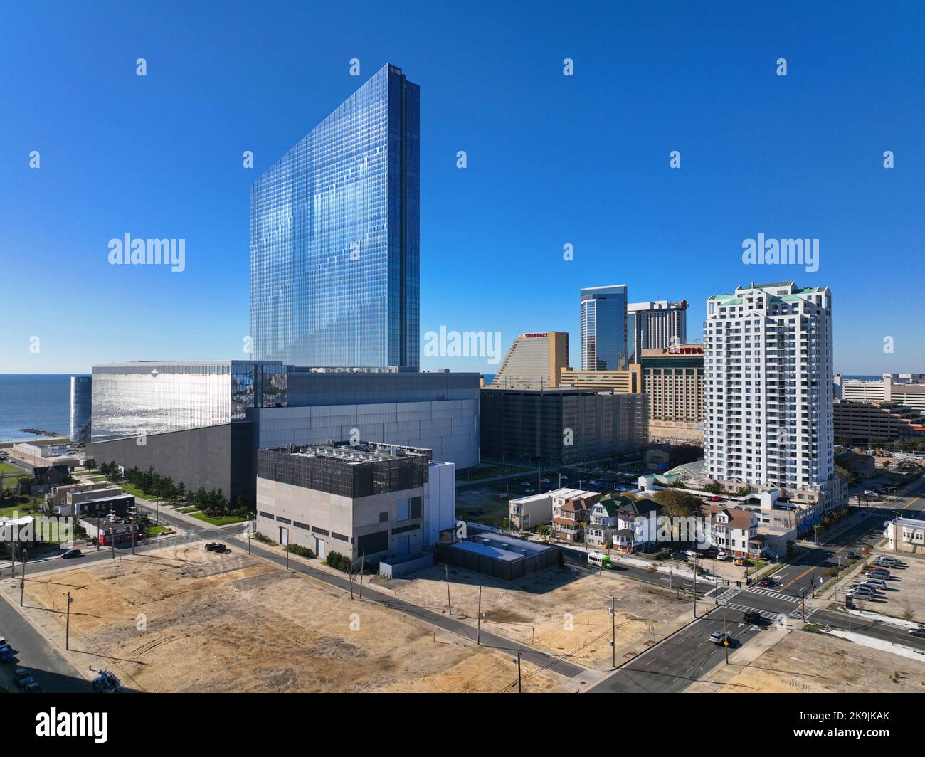 Luftaufnahme vom Ocean Casino Resort am Boardwalk in Atlantic City, New Jersey NJ, USA. Stockfoto