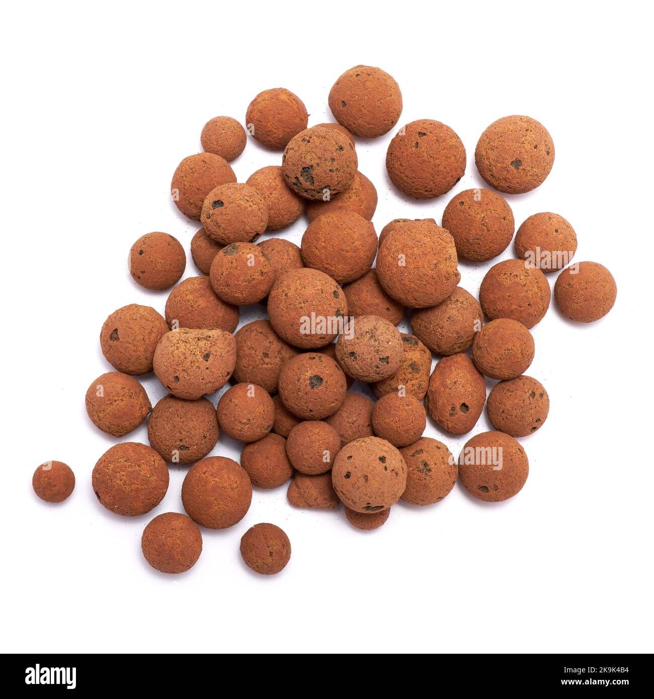 Stapel von Blähton Drainage isoliert auf weißem Hintergrund Stockfoto