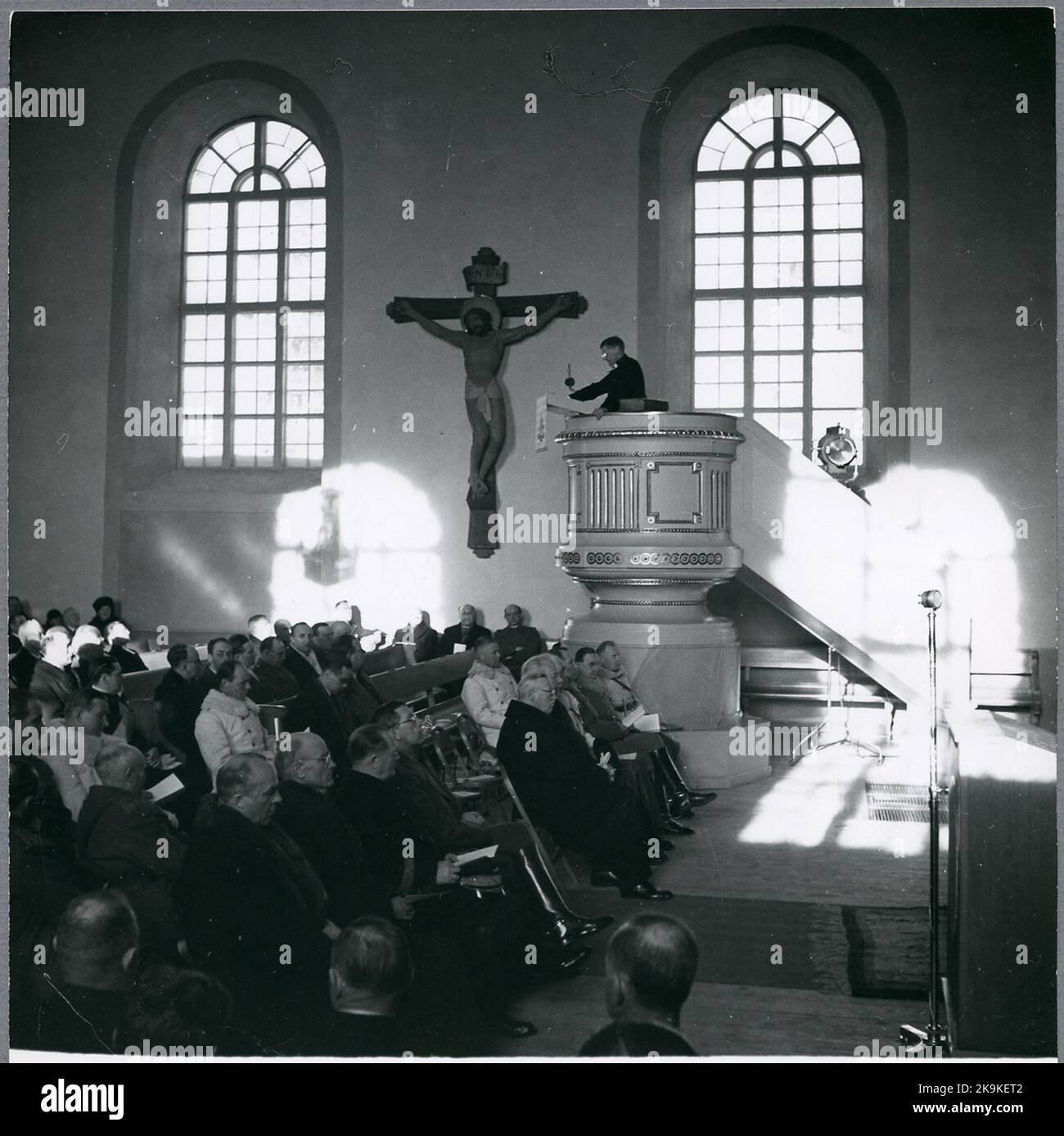 Königliche Anwesenheit von Kronprinz Gustaf Adolf in der Kirche von Överluleå während der Einweihung der Elektrifizierung Långsele - Boden. Stockfoto
