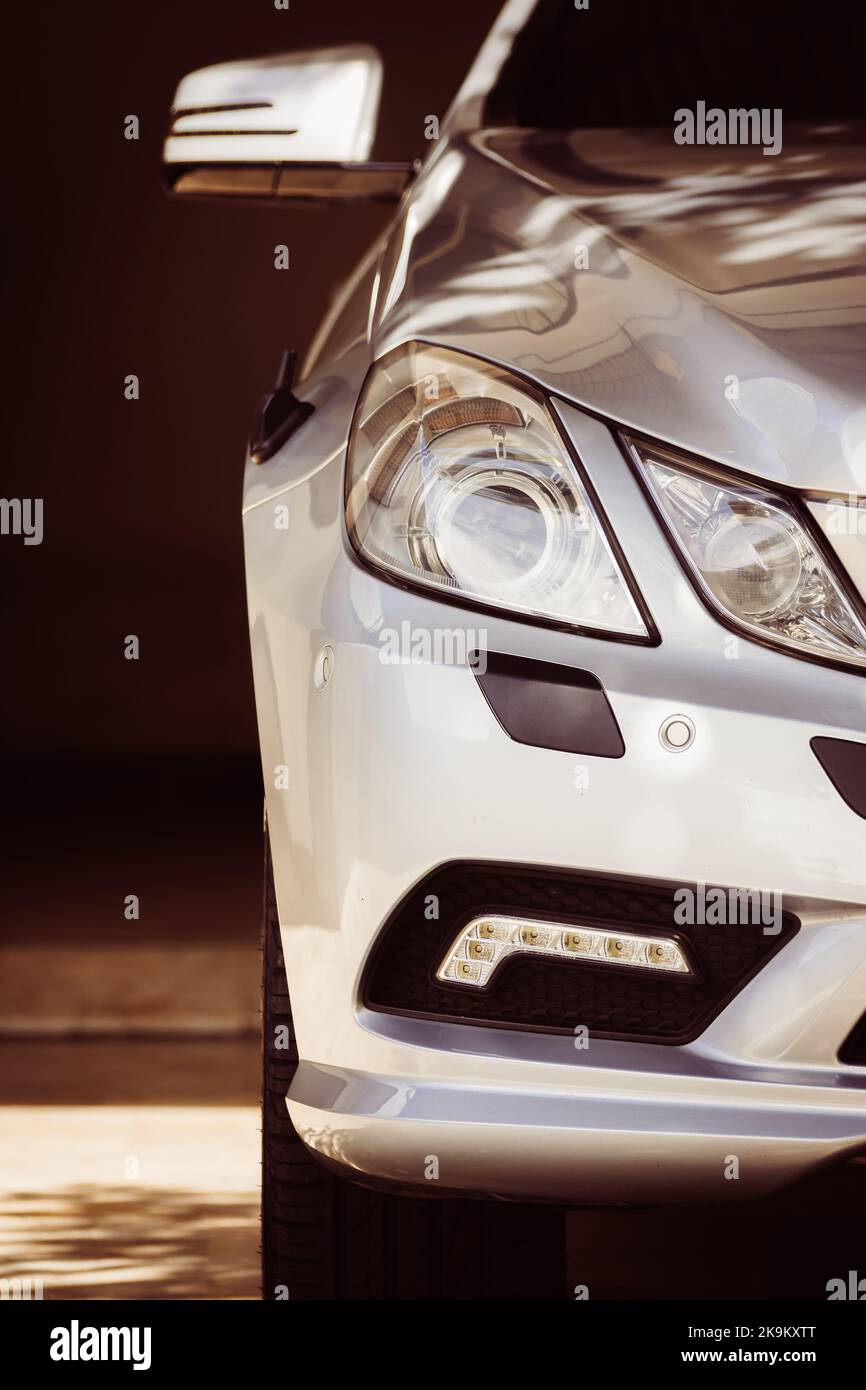 Dieses Foto wurde mit einer professionellen Drohnen-Kamera aufgenommen, die die Schönheit der Landschaft aus einer wirklich erhöhten Perspektive einfängt. Stockfoto