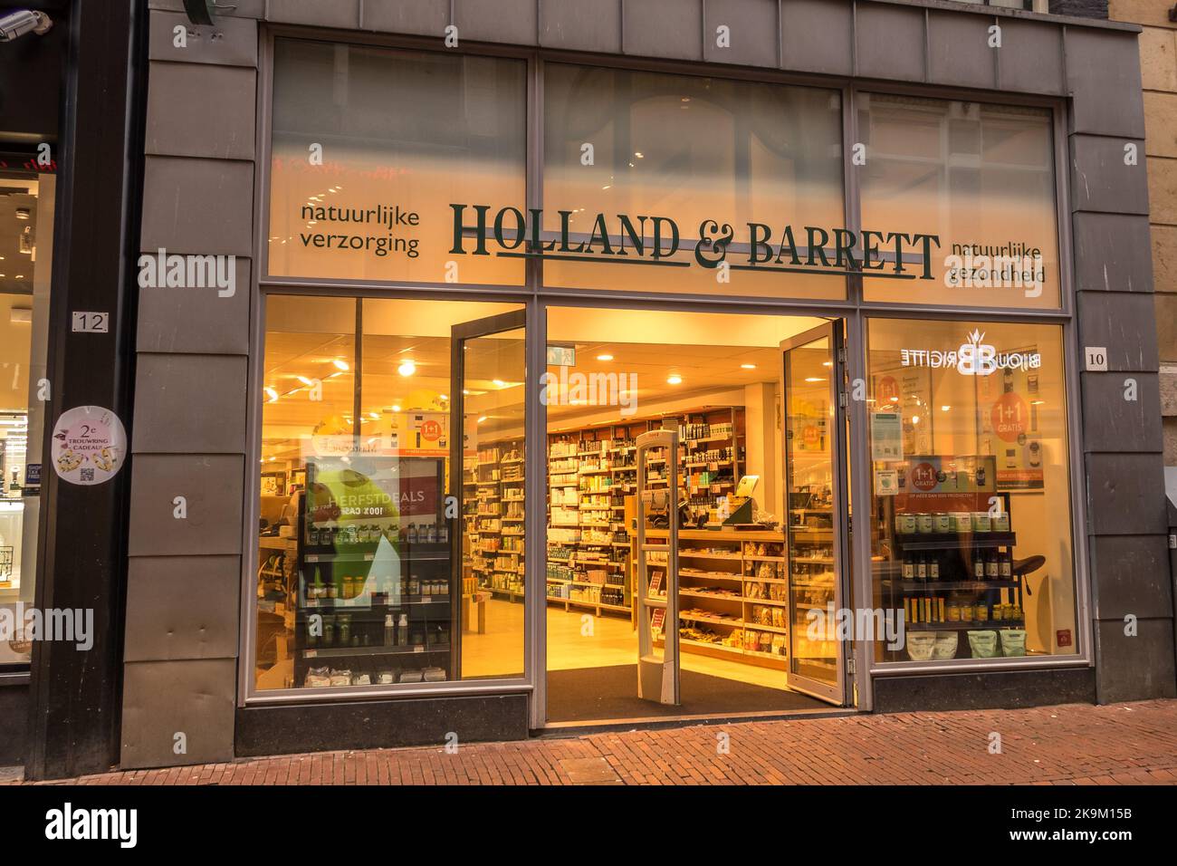 Amsterdam, Niederlande. Oktober 2022. De winkel van Holland en Barrett in Amsterdam. Hochwertige Fotos Stockfoto