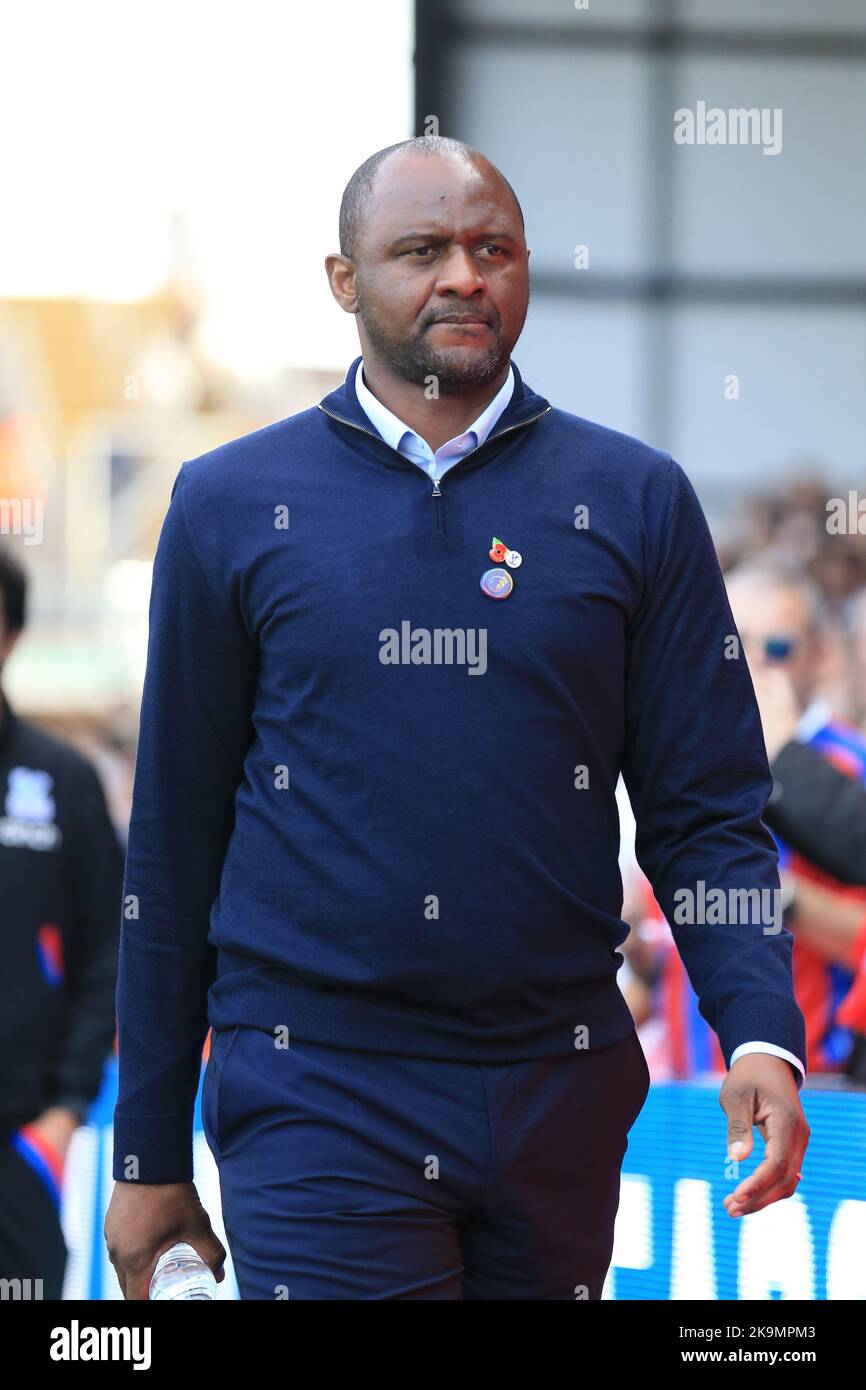 London, Großbritannien. 29. Oktober 2022. Manager Patrick Vieira beim Premier League-Spiel zwischen Crystal Palace und Southampton im Selhurst Park, London, England, am 29. Oktober 2022. Foto von Pedro Soares. Nur zur redaktionellen Verwendung, Lizenz für kommerzielle Nutzung erforderlich. Keine Verwendung bei Wetten, Spielen oder Veröffentlichungen einzelner Clubs/Vereine/Spieler. Kredit: UK Sports Pics Ltd/Alamy Live Nachrichten Stockfoto