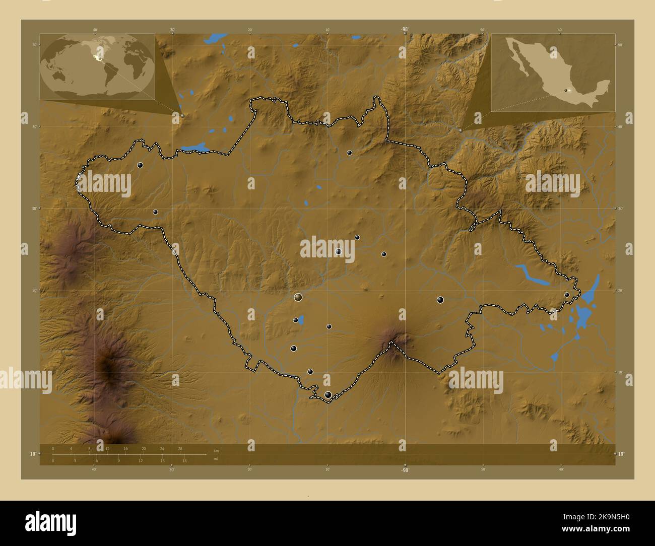 Tlaxcala, Bundesstaat Mexiko. Farbige Höhenkarte mit Seen und Flüssen. Standorte der wichtigsten Städte der Region. Karten für zusätzliche Eckposition Stockfoto