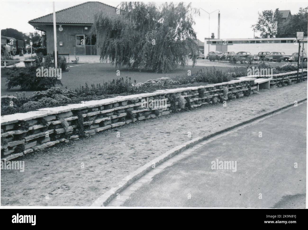 Gartenanlage am Bahnhof. Der Bahnhof wurde 1901 mit einem hölzernen