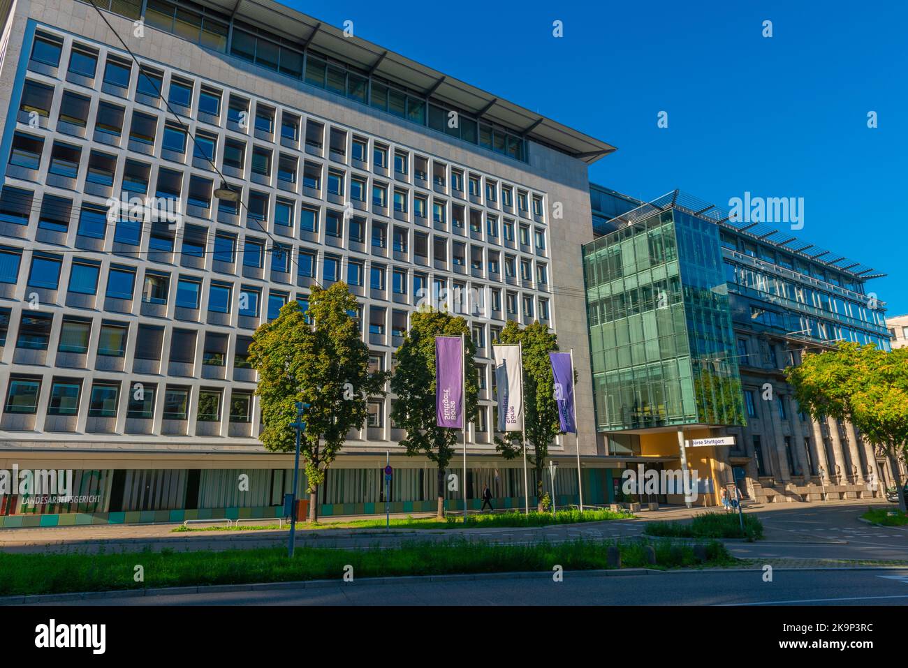 Gebäude des Arbeitsgerichts oder Landesarbeitsgerichts (links) und der Börse Stuttgarter Börse, Stuttgart, Baden-Württemberg, Süddeutschland Stockfoto