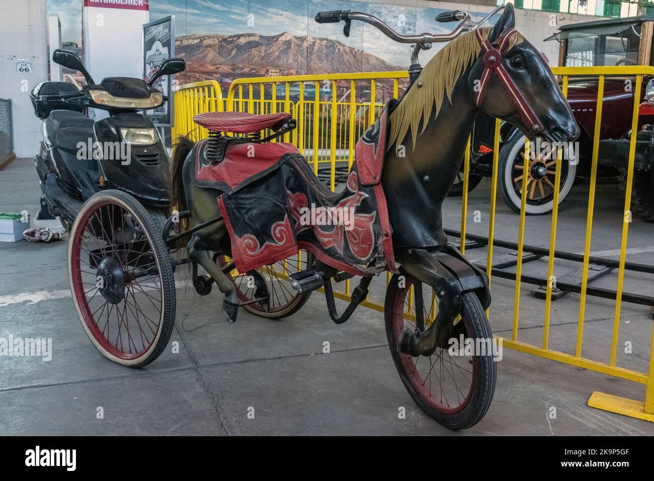 Gegenstände im Wheels Museum, Albuquerque, New Mexico Stockfoto