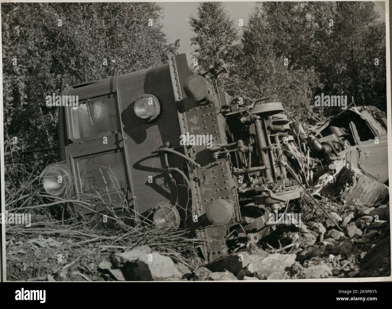 Die Staatsbahnen, SJ OE 74 und SJ OE 75. Elllok nach dem Rennen auf der Strecke zwischen Narvik und der Landesgrenze bei Straumsnes deprimiert. Stockfoto