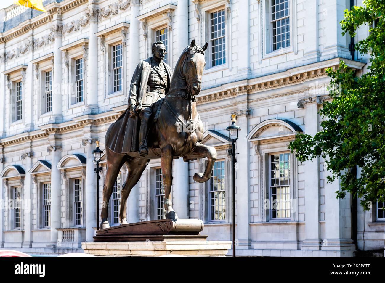 London, Vereinigtes Königreich - 22. Juni 2018: Bronzestatue des britischen Feldmarschalls Earl Haig Memorial in der Stadt Westminster, angefertigt von Alfred Hardiman im Jahr 1937 Stockfoto