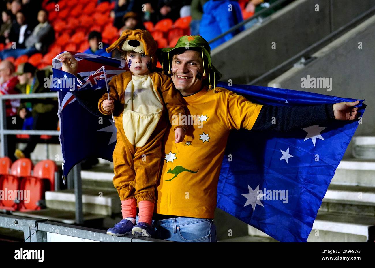 Australien-Fans beim Rugby-League-Weltcup-Spiel der Gruppe B im Totally Wicked Stadium, St. Helens. Bilddatum: Samstag, 29. Oktober 2022. Stockfoto