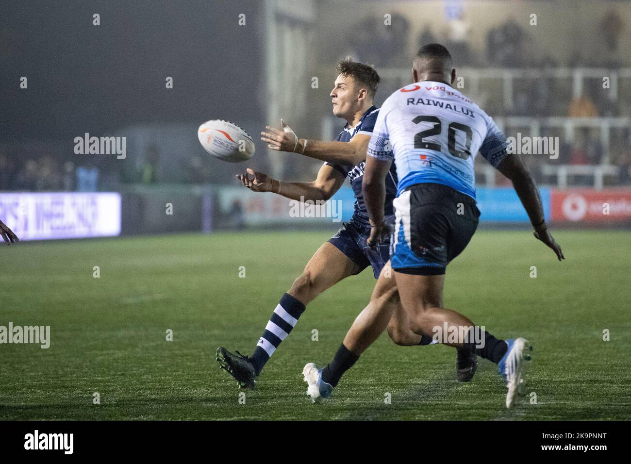 Das Scotland Centre Kieran Buchanan ist während des Rugby League World Cup Pool B-Spiels 2021 zwischen Fidschi und Schottland am Samstag, dem 29.. Oktober 2022 im Kingston Park, Newcastle, weit vorüber. (Kredit: Trevor Wilkinson | MI Nachrichten) Kredit: MI Nachrichten & Sport /Alamy Live Nachrichten Stockfoto