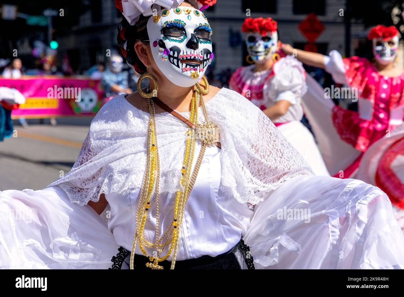 Viva la Vida Day of the Dead (Dia de los Muertos) Parade in Austin, Texas, veranstaltet vom Mexicarte Museum. Stockfoto