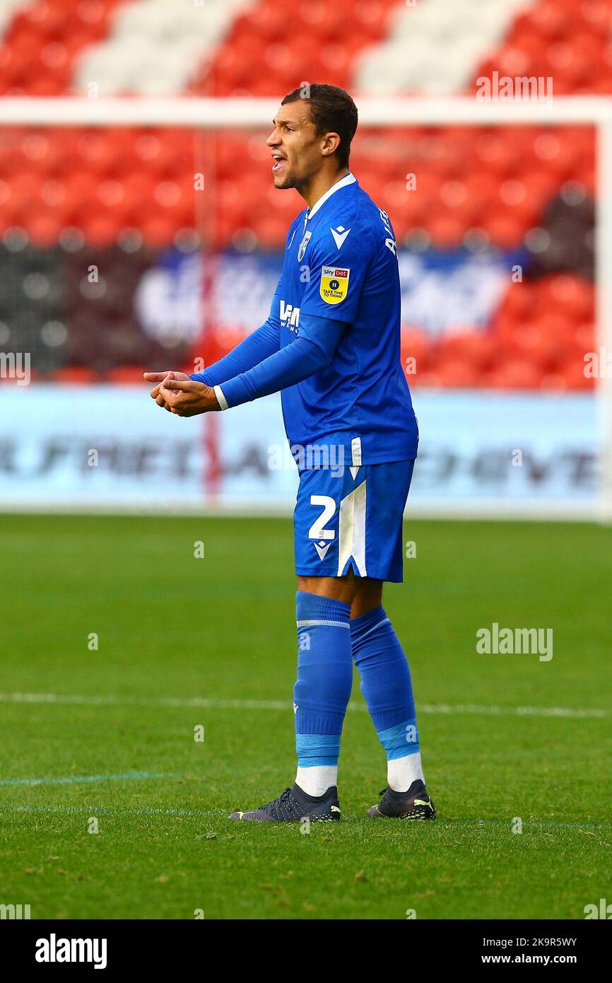 Eco - Power Stadium, Doncaster, England - 29.. Oktober 2022 Cheye Alexander (2) von Gillingham - während des Spiels Doncaster Rovers gegen Gillingham, Sky Bet League Two, 2022/23, Eco - Power Stadium, Doncaster, England - 29.. Oktober 2022 Credit: Arthur Haigh/WhiteRoseFotos/Alamy Live News Stockfoto