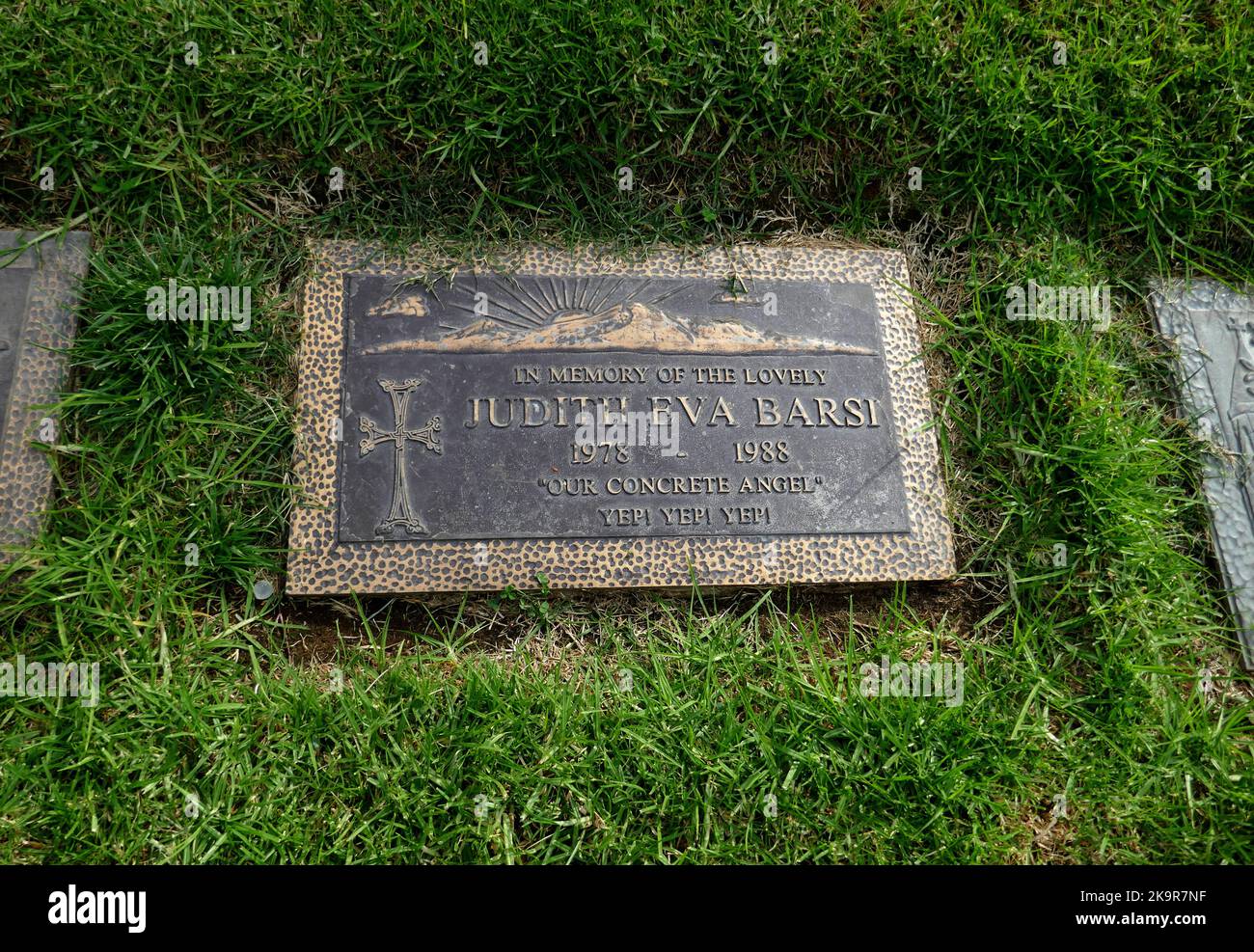 Los Angeles, California, USA 28.. Oktober 2022 das Grab der Schauspielerin Judith Barsi im Forest Lawn Memorial Park Hollywood Hills am 28. Oktober 2022 in Los Angeles, Kalifornien, USA. Foto von Barry King/Alamy Stockfoto Stockfoto