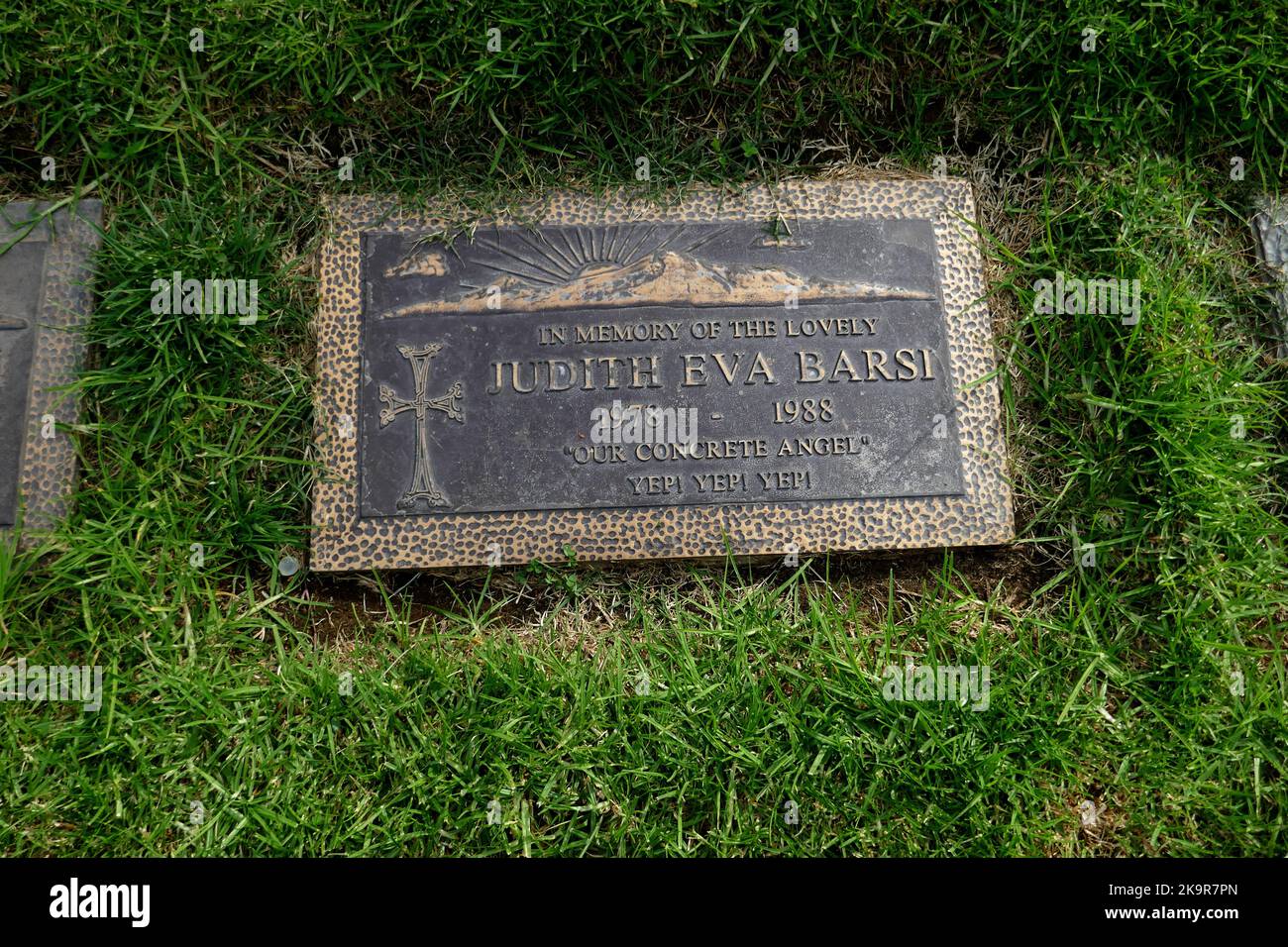 Los Angeles, California, USA 28.. Oktober 2022 das Grab der Schauspielerin Judith Barsi im Forest Lawn Memorial Park Hollywood Hills am 28. Oktober 2022 in Los Angeles, Kalifornien, USA. Foto von Barry King/Alamy Stockfoto Stockfoto