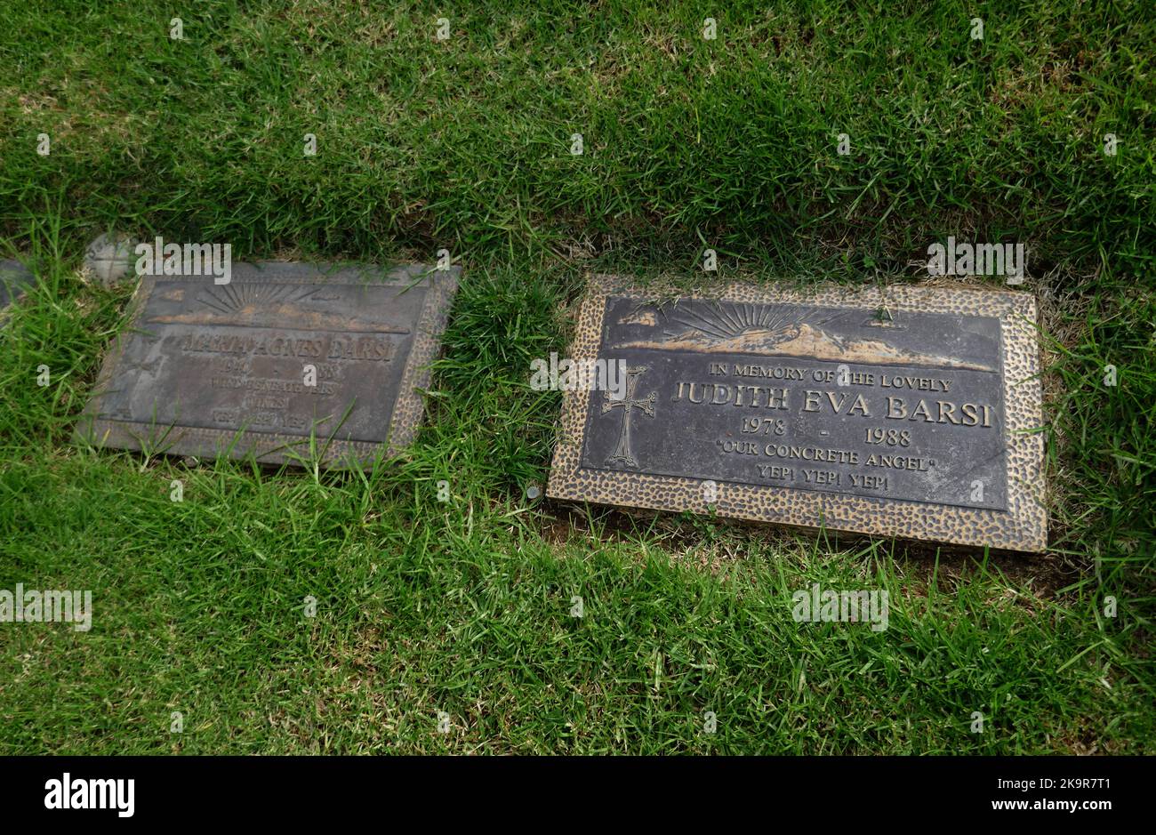 Los Angeles, California, USA 28.. Oktober 2022 das Grab der Schauspielerin Judith Barsi im Forest Lawn Memorial Park Hollywood Hills am 28. Oktober 2022 in Los Angeles, Kalifornien, USA. Foto von Barry King/Alamy Stockfoto Stockfoto