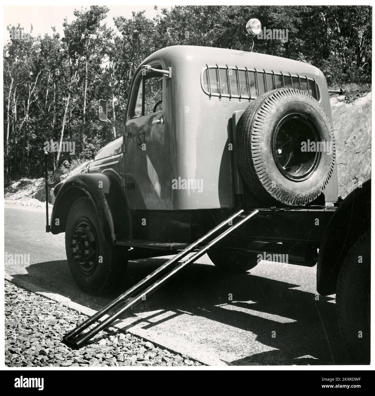 Staatsbahnen, SJ Truck 6199. Volvo L385 Viking Trailer Car. Stockfoto