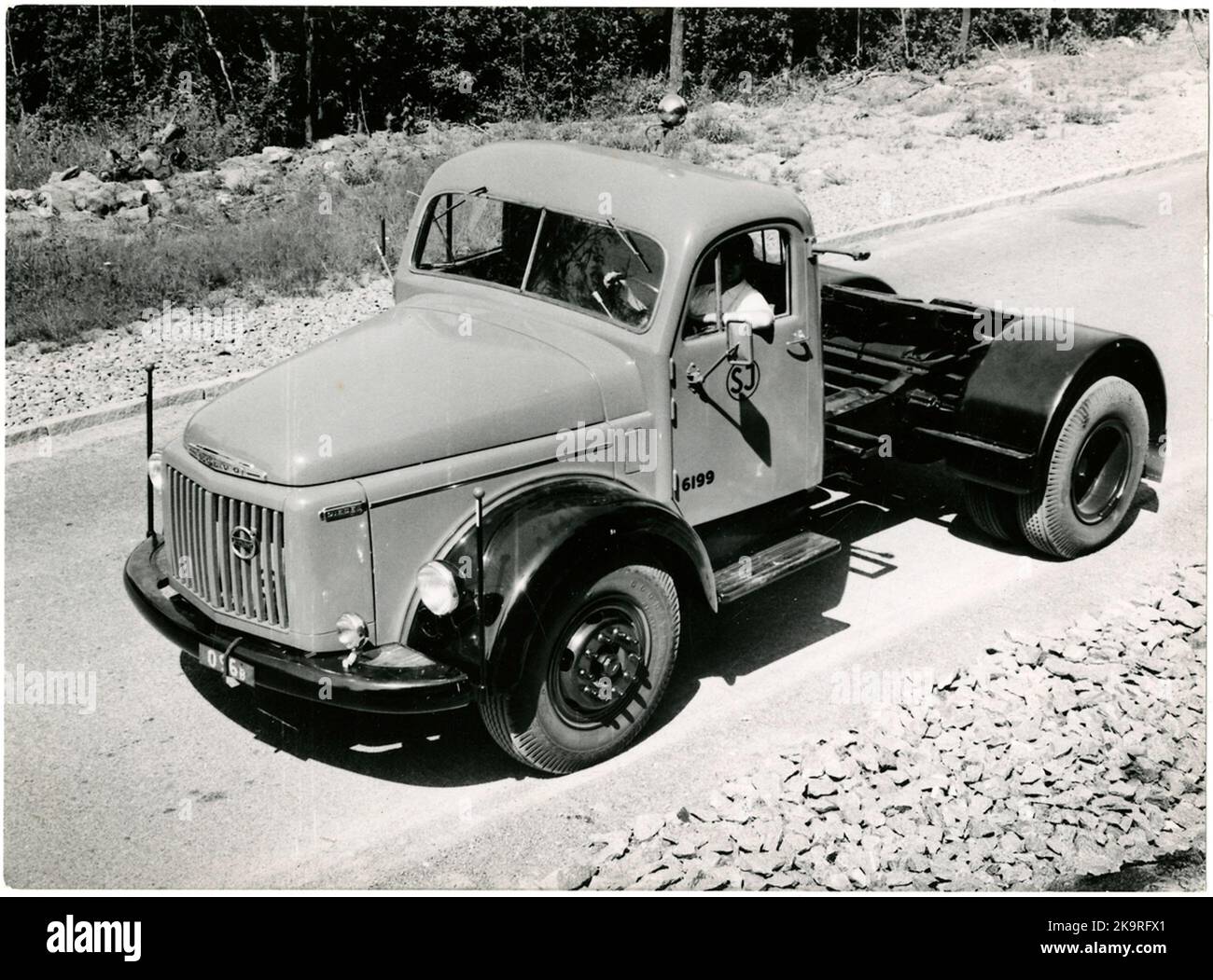 Staatsbahnen, SJ Truck 6199. Volvo L385 Viking Trailer Car. Stockfoto