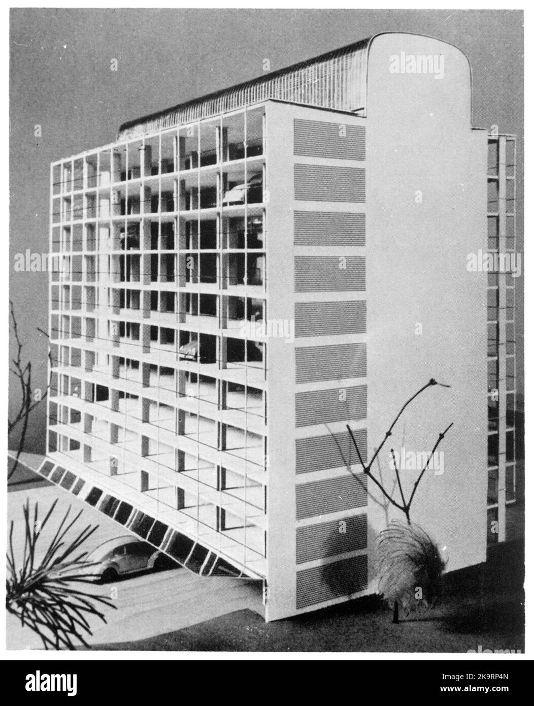 Modell mit einer Parkgarage für Pkw. Stockfoto