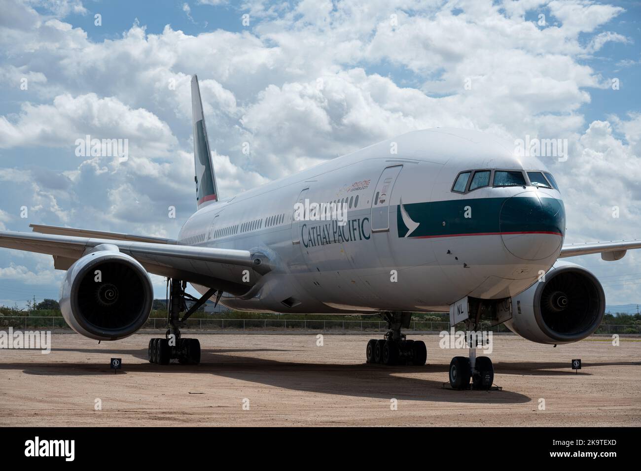 Eine Cathay Pacific Boeing 777, die im Pima Air and Space Museum ausgestellt ist Stockfoto