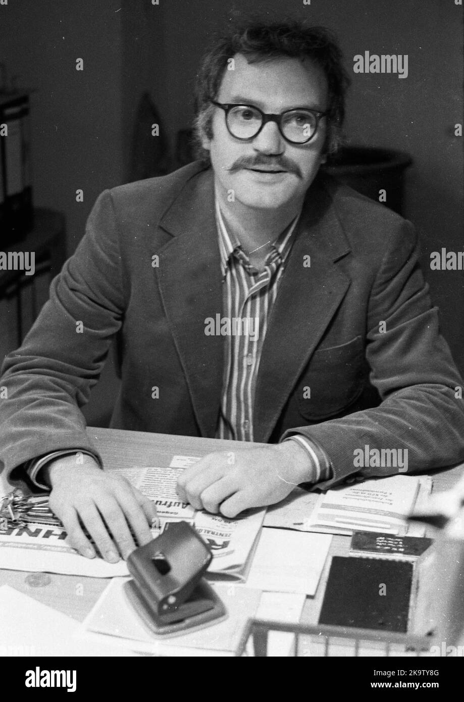 Christian Semler (Vorsitzender der maoistischen KPD und Chefredakteur der Roten Fahne) (später Redakteur des Taz) am 9. November 1972 in Dortmund Stockfoto
