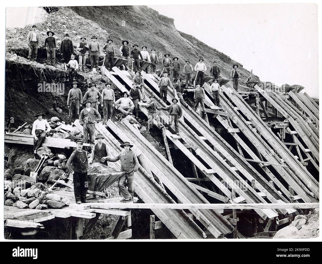 Der nationale Grenzweg wahrscheinlich Torneträsk Schottergruppe. Stockfoto