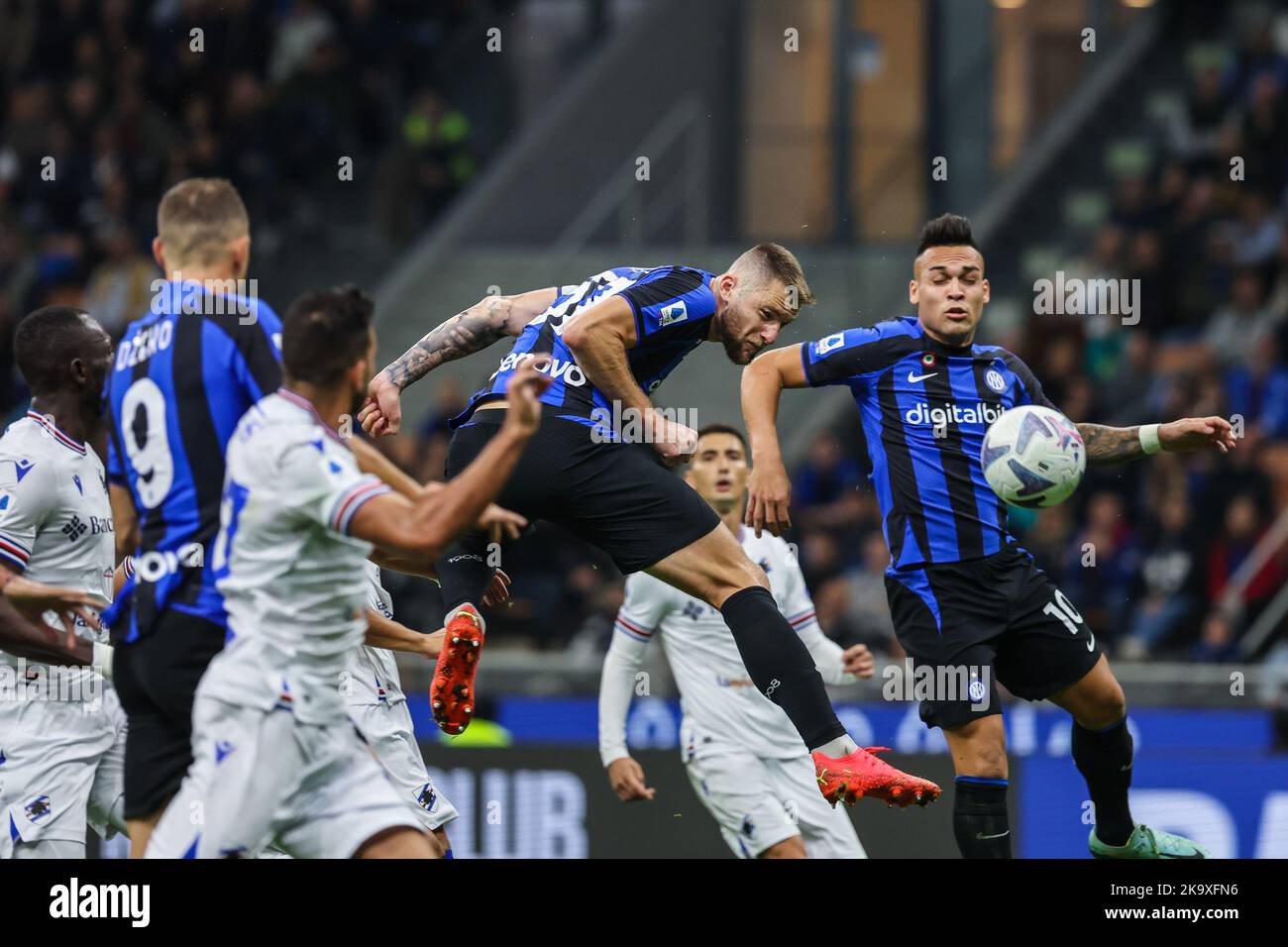 Mailand, Italien. 29. Oktober 2022. Milan Skriniar des FC Internazionale in Aktion während des Fußballspiels der Serie A 2022/23 zwischen dem FC Internazionale und der UC Sampdoria im Giuseppe Meazza Stadium, Mailand, Italien am 29. Oktober 2022 Quelle: Independent Photo Agency/Alamy Live News Stockfoto