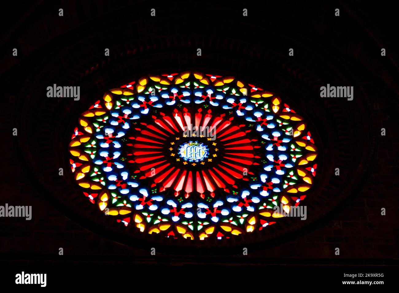 Abstrakte kreisförmige Glasfenster in le Seu Kathedrale Palma Mallorca Balaerics Spanien Stockfoto