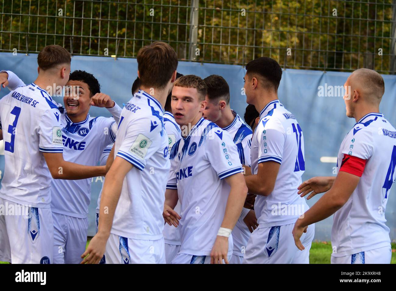 KSC Jugendliga gewinnt gegen SV Eintracht Trier Karlsruher SC belagert U19 von Trier Stockfoto