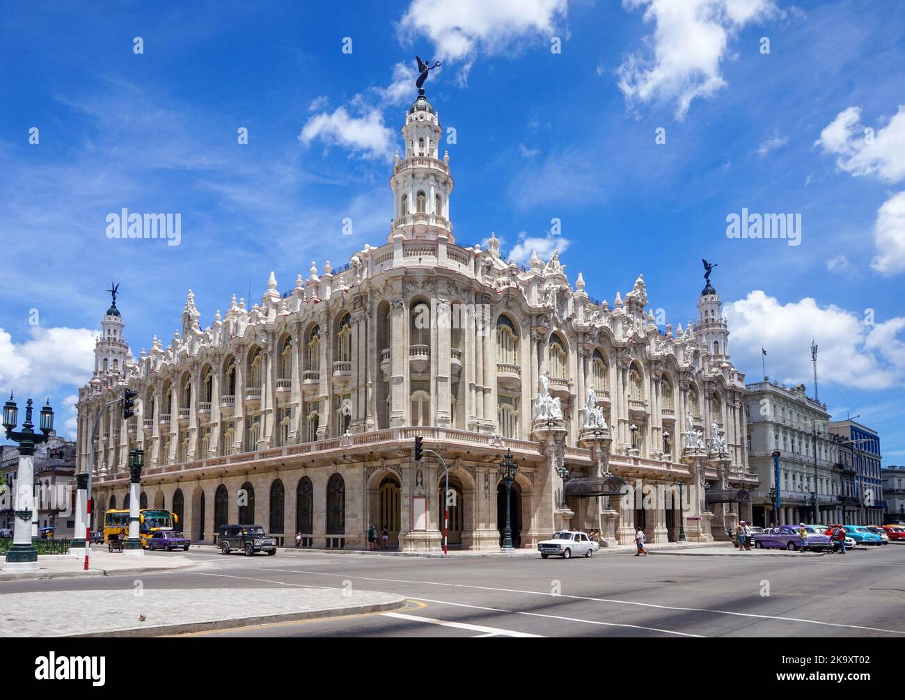 Das Äußere des Gran Teatro de La Habana „Alicia Alonso“, einem Theater in Havanna, Kuba, in dem das kubanische Nationalballett beheimatet ist. Stockfoto