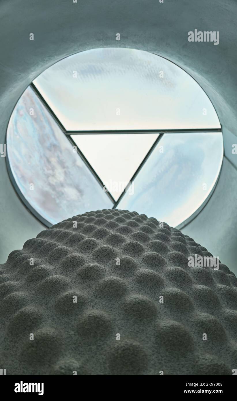 Samen Skulptur in der Kernbau im Eden Project, Bodelva, in der Nähe von St Austell, Cornwall, England, UK Stockfoto