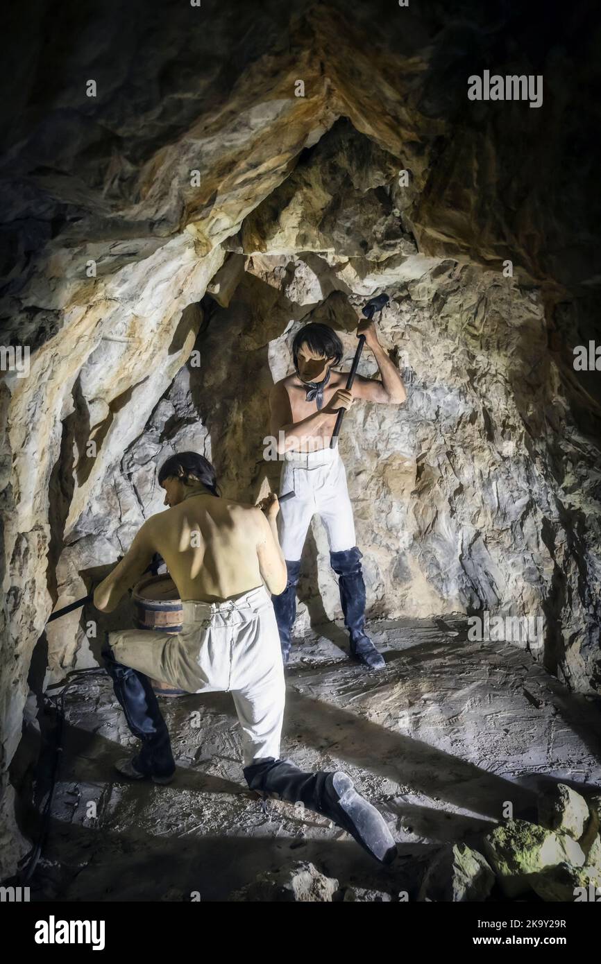 Große Belagerungstunnel, Gibraltar. Ein tableau, das zwei Soldaten bei der Arbeit auf einer Tunnelwand zeigt. Die etwa 277 Meter langen Tunnel, die als der große bekannt sind Stockfoto