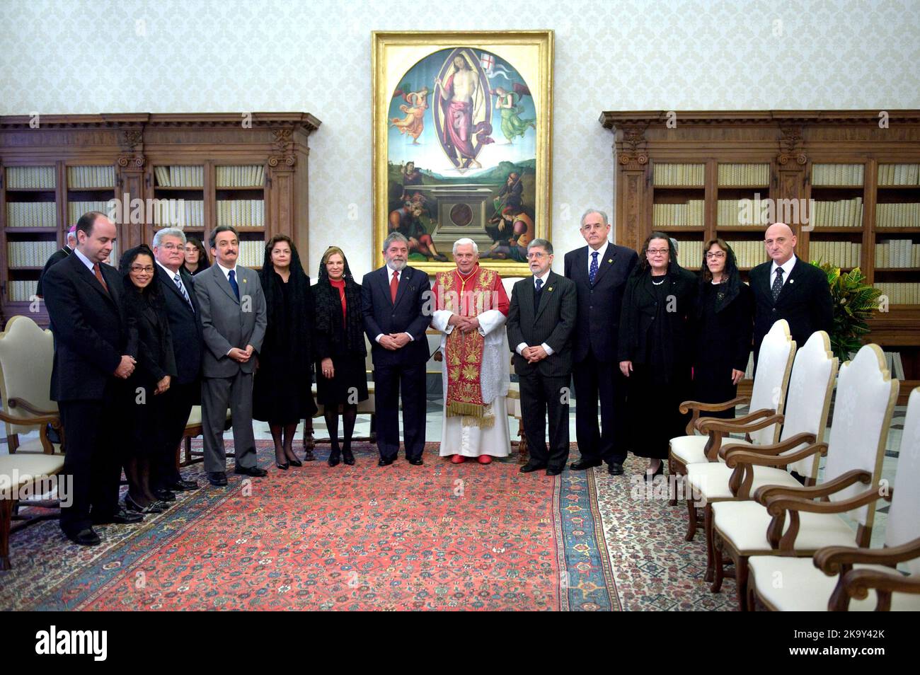 Vatikanstadt. 30. Oktober 2022. Der brasilianische Präsident Luiz Inacio Lula da Silva.in das Bild Papst Benedikt XVI. Trifft den brasilianischen Präsidenten Luiz Inacio Lula da Silva am 13. November 2008 im Vatikan. Kredit: dpa/Alamy Live Nachrichten Stockfoto