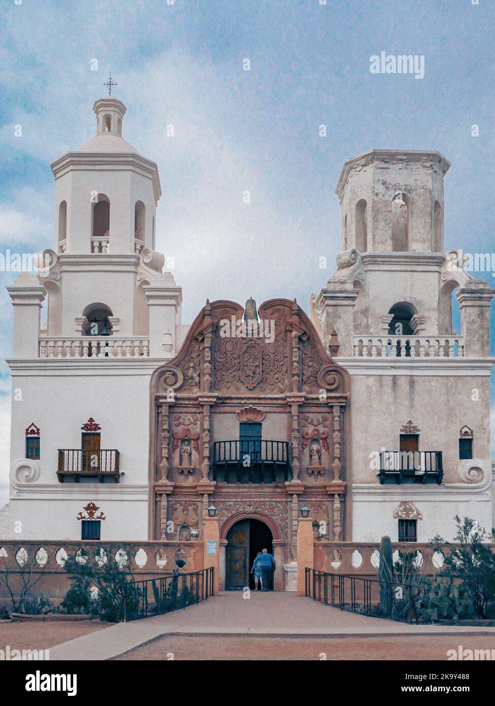 Mission San Xavier del Bac in Tucson, Arizona, ist ein nationales historisches Wahrzeichen Stockfoto