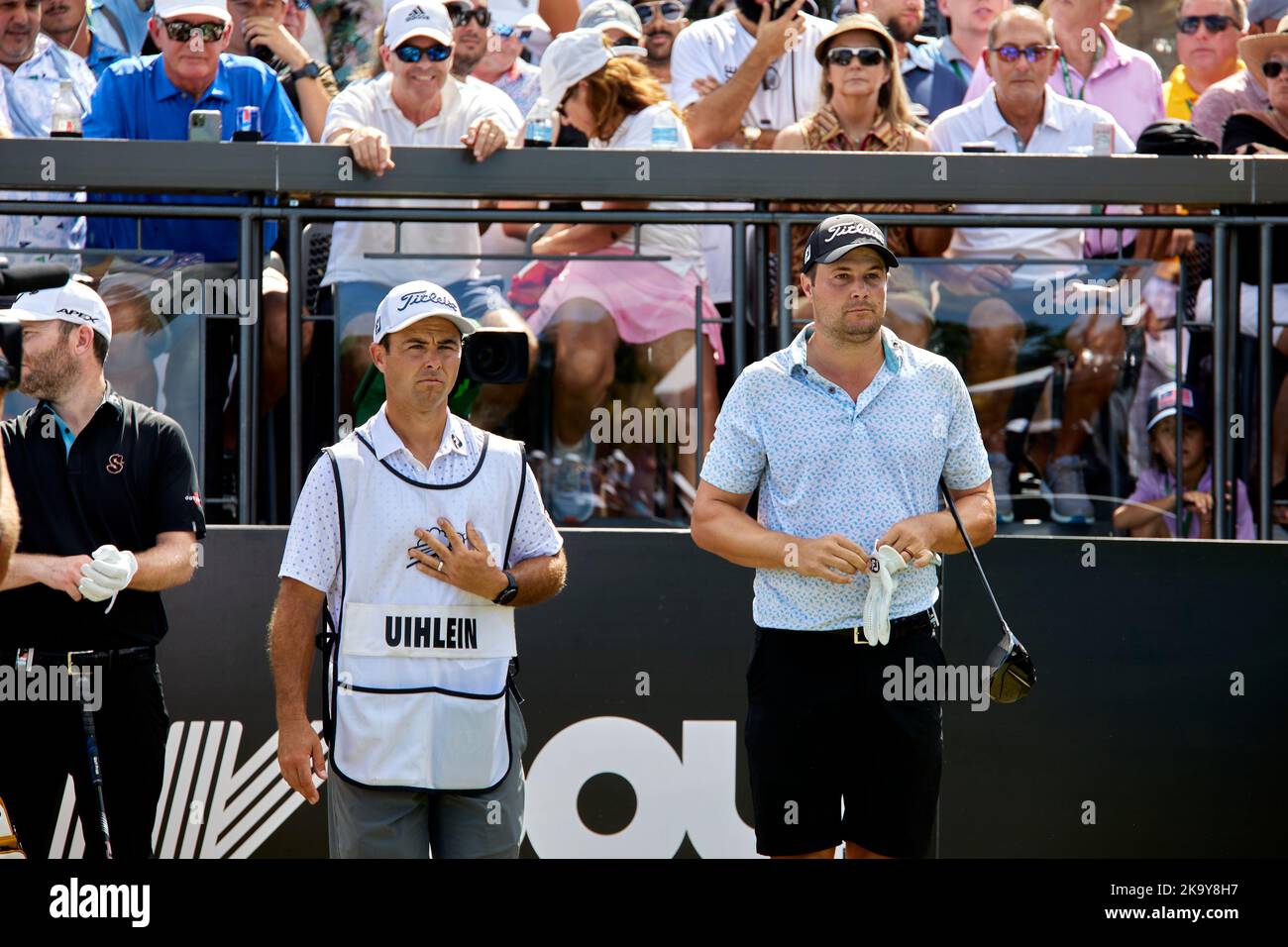 Miami, FL, USA. 30.. Oktober 2022. Peter Uihlein spielt beim Finale der LIV Golf Team Championship Miami im Trump National Doral Miami, Doral, Florida, am Sonntag, 30. Oktober 2022, einen Schuss aus dem 18.-Loch. Kredit: Yaroslav Sabitov/YES Market Media/Alamy Live Nachrichten Stockfoto