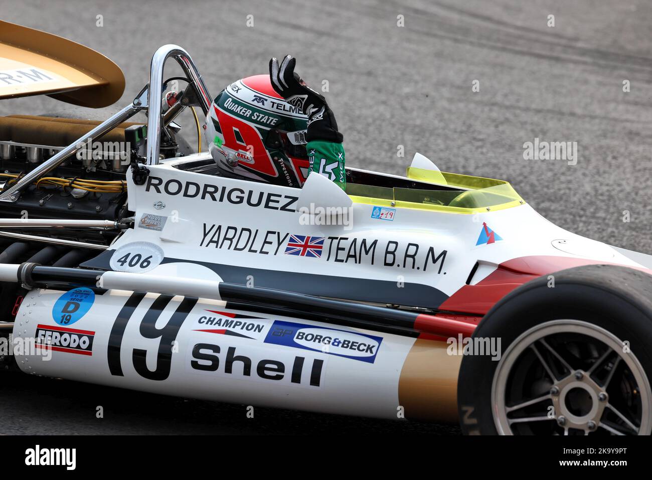 Adrian Fernandez (MEX) bei der BRM P153, die von Pedro Rodriguez auf der Fahrerparade gefahren wurde. Großer Preis von Mexiko, Sonntag, 30.. Oktober 2022. Mexiko-Stadt, Mexiko. Stockfoto